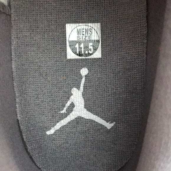 Jordan 11 Low Cool Grey - Picture 7 of 7
